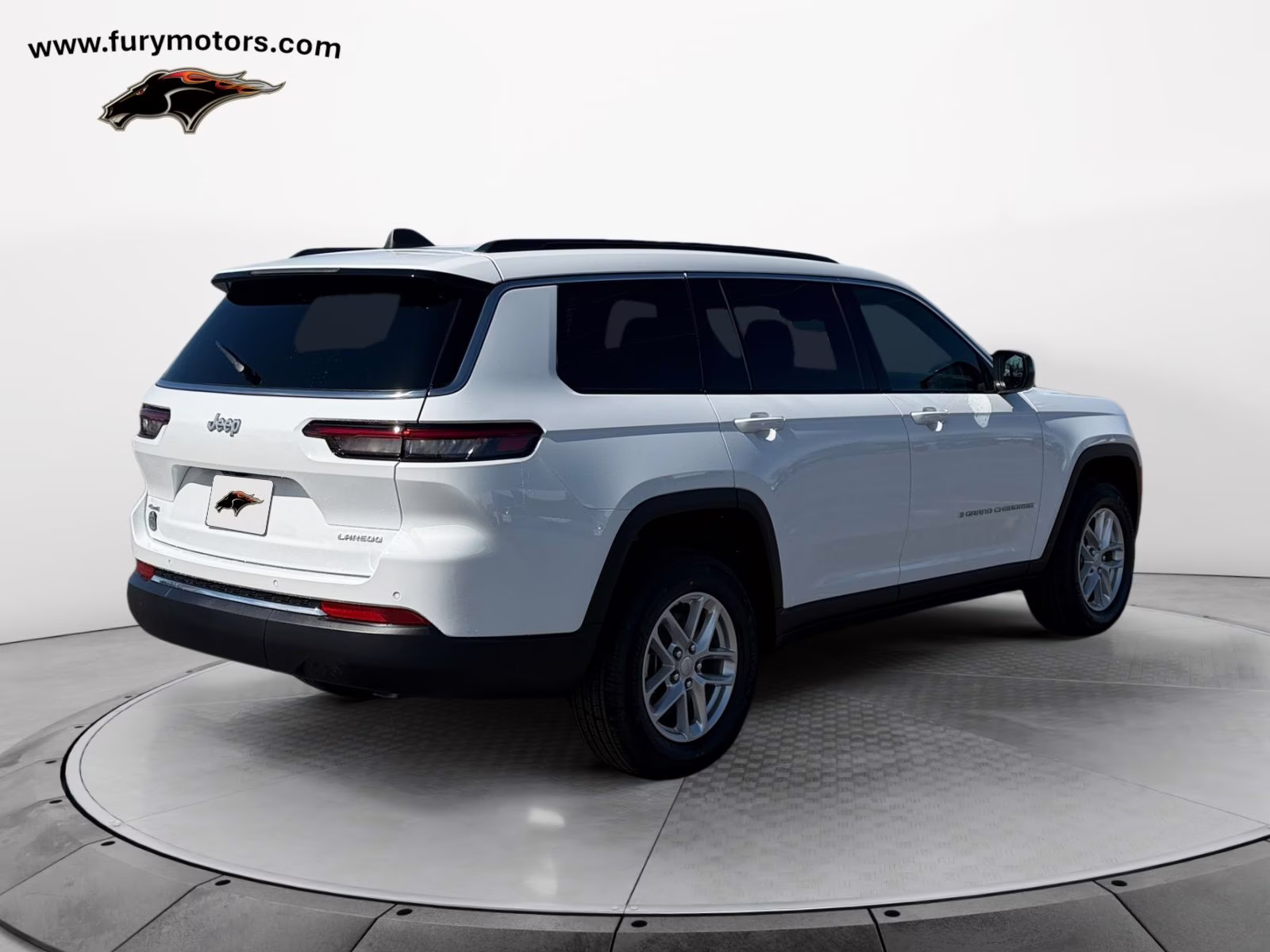 2025 Bright White Clearcoat Jeep Grand Cherokee L Laredo 4X4 SUV