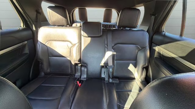 2018 Ingot Silver Ford Explorer XLT 4X4 SUV