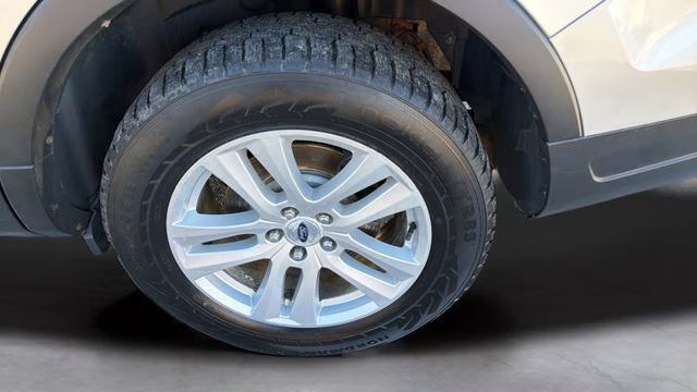 2018 Ingot Silver Ford Explorer XLT 4X4 SUV