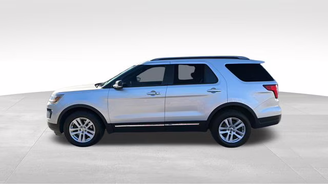 2018 Ingot Silver Ford Explorer XLT 4X4 SUV