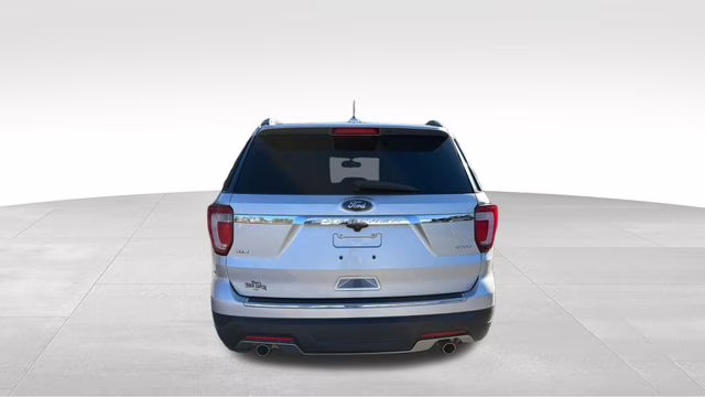 2018 Ingot Silver Ford Explorer XLT 4X4 SUV