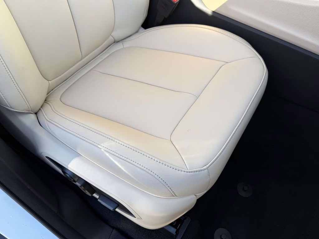 2025 Bright White Clearcoat Jeep Grand Cherokee Limited 4X4 SUV