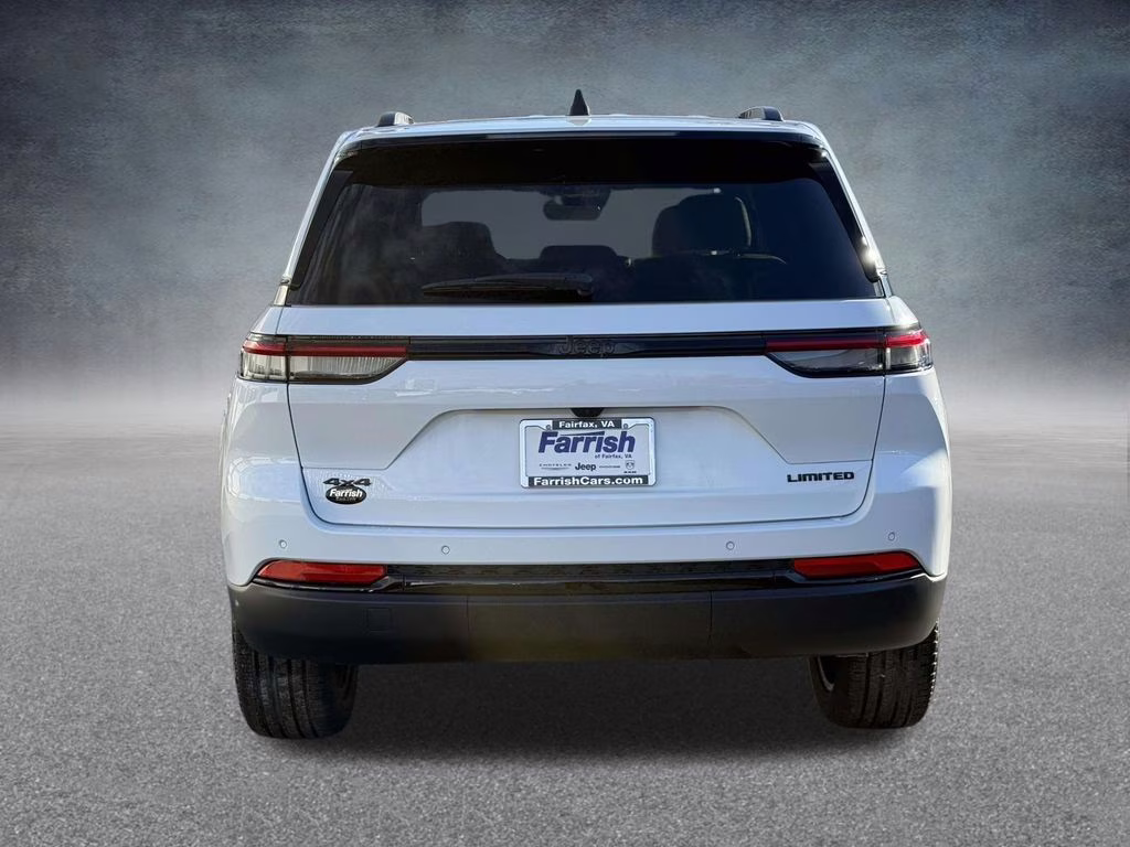 2025 Bright White Clearcoat Jeep Grand Cherokee Limited 4X4 SUV