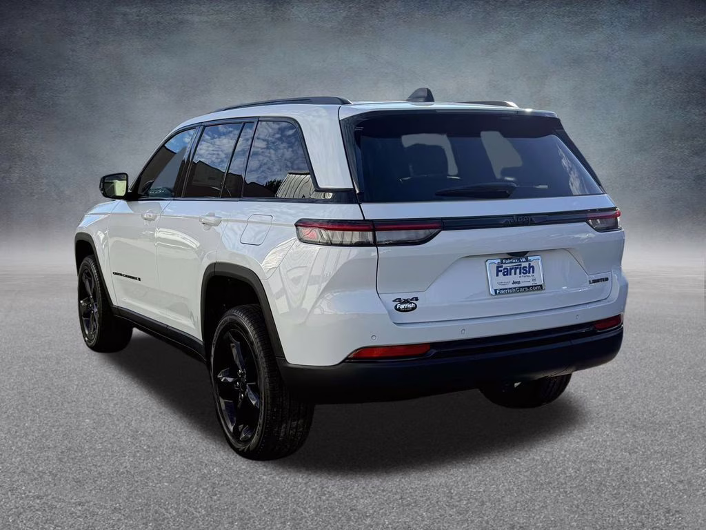 2025 Bright White Clearcoat Jeep Grand Cherokee Limited 4X4 SUV