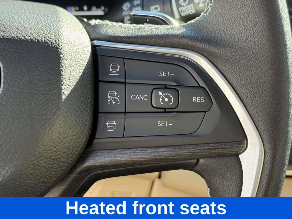 2025 Bright White Clearcoat Jeep Grand Cherokee Limited 4X4 SUV