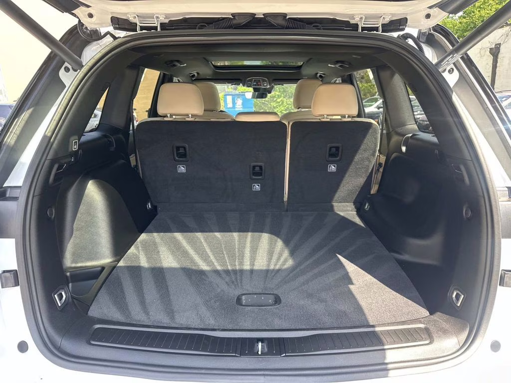 2025 Bright White Clearcoat Jeep Grand Cherokee Limited 4X4 SUV