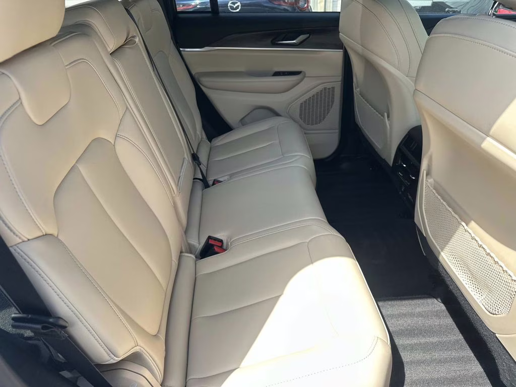 2025 Bright White Clearcoat Jeep Grand Cherokee Limited 4X4 SUV
