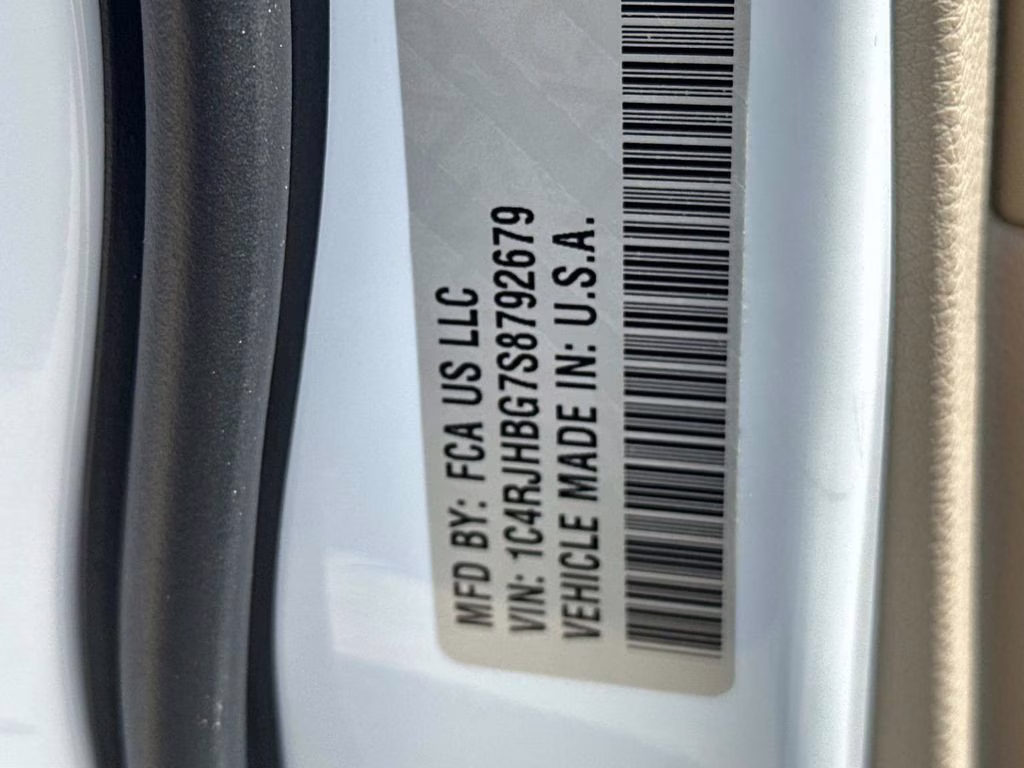 2025 Bright White Clearcoat Jeep Grand Cherokee Limited 4X4 SUV