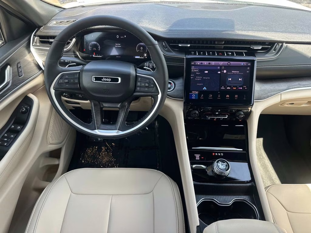 2025 Bright White Clearcoat Jeep Grand Cherokee Limited 4X4 SUV
