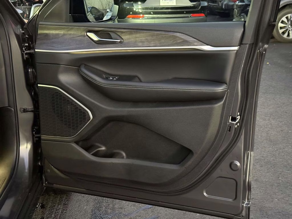 2026 Baltic Gray Metallic Clearcoat Jeep Grand Cherokee Limited 4X4 SUV