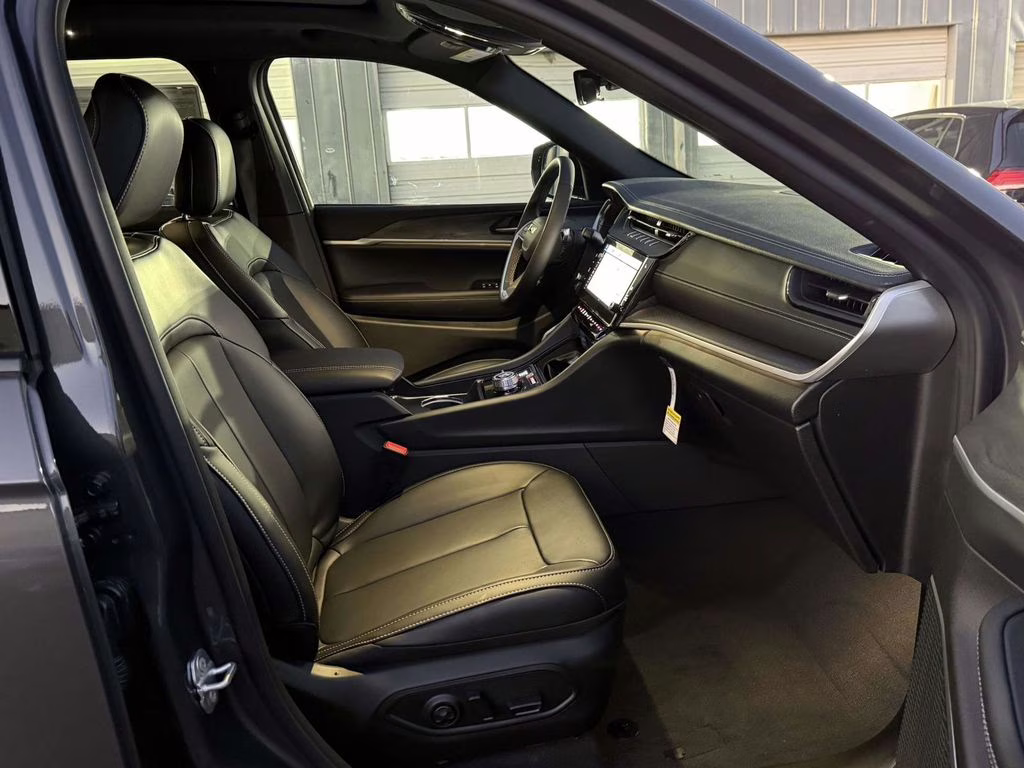 2026 Baltic Gray Metallic Clearcoat Jeep Grand Cherokee Limited 4X4 SUV