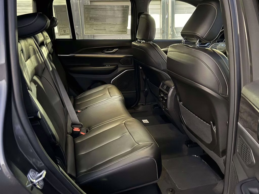 2026 Baltic Gray Metallic Clearcoat Jeep Grand Cherokee Limited 4X4 SUV