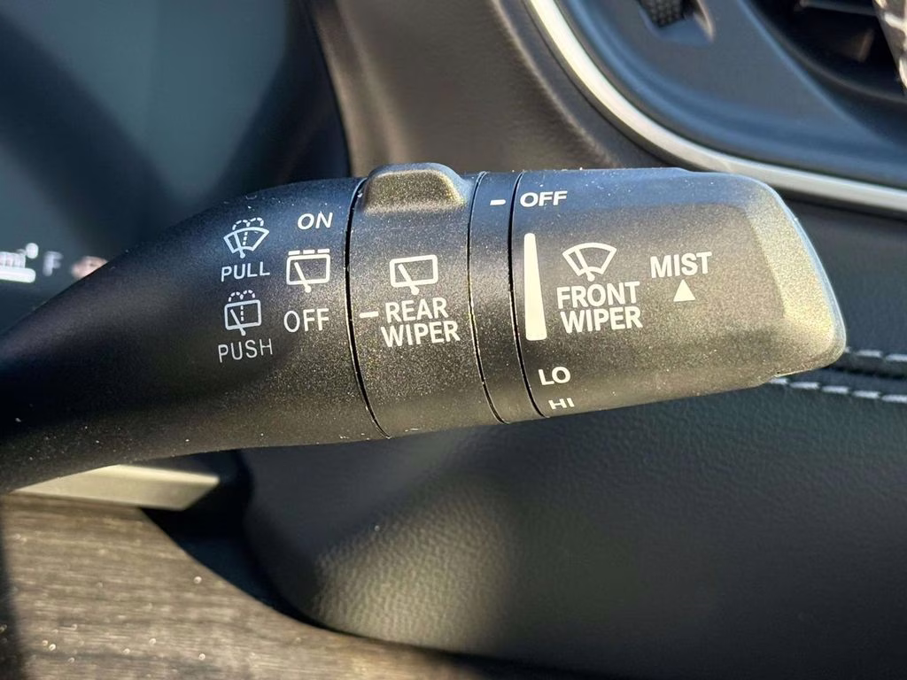 2025 Diamond Black Crystal Pearlcoat Jeep Grand Cherokee L Limited 4X4 SUV