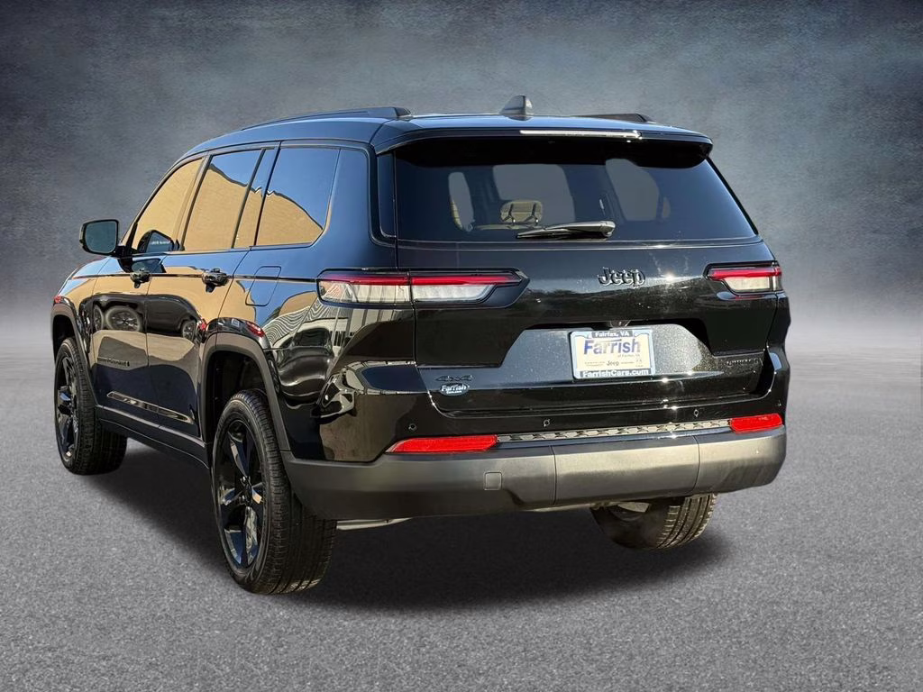 2025 Diamond Black Crystal Pearlcoat Jeep Grand Cherokee L Limited 4X4 SUV