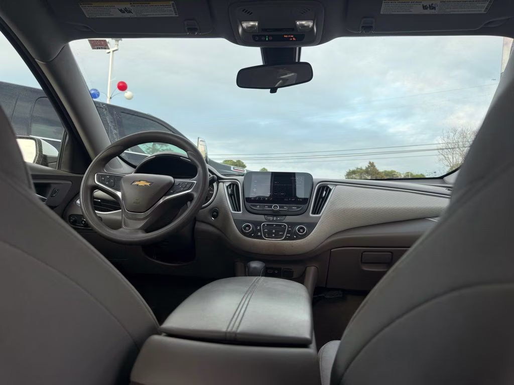 2022 Summit White Chevrolet Malibu LT FWD Sedan