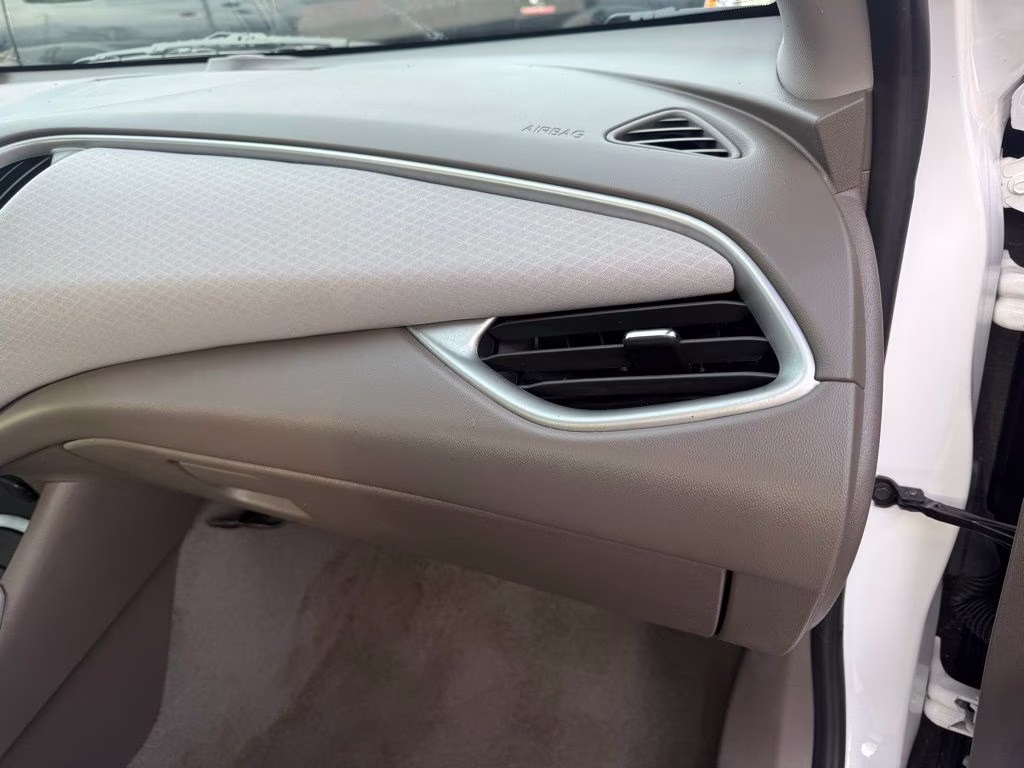 2022 Summit White Chevrolet Malibu LT FWD Sedan