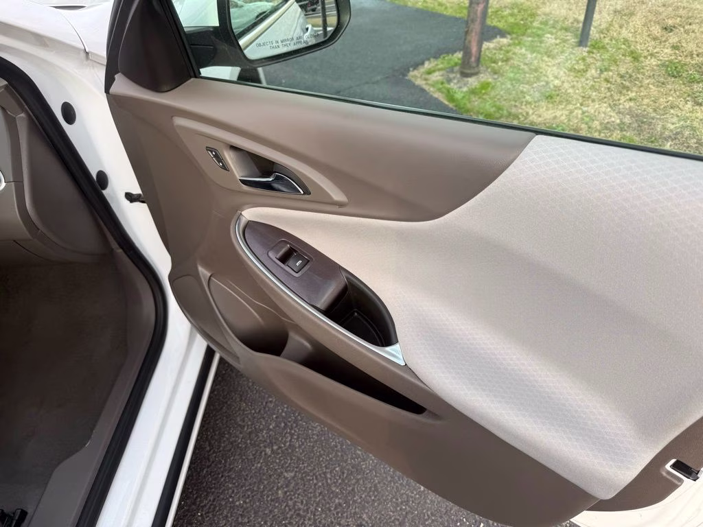 2022 Summit White Chevrolet Malibu LT FWD Sedan