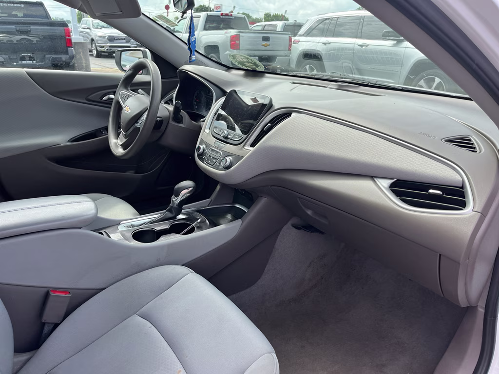 2022 Summit White Chevrolet Malibu LT FWD Sedan