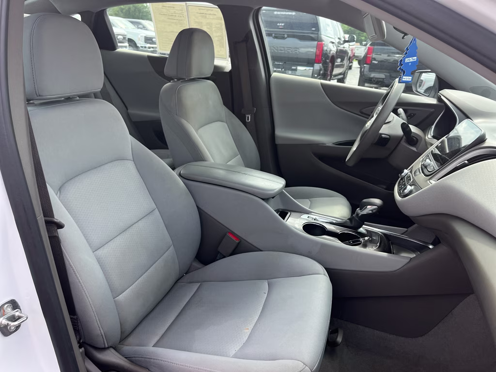 2022 Summit White Chevrolet Malibu LT FWD Sedan