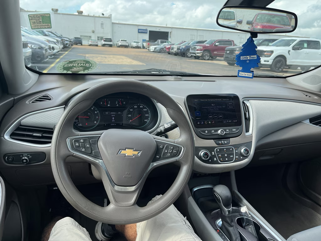 2022 Summit White Chevrolet Malibu LT FWD Sedan