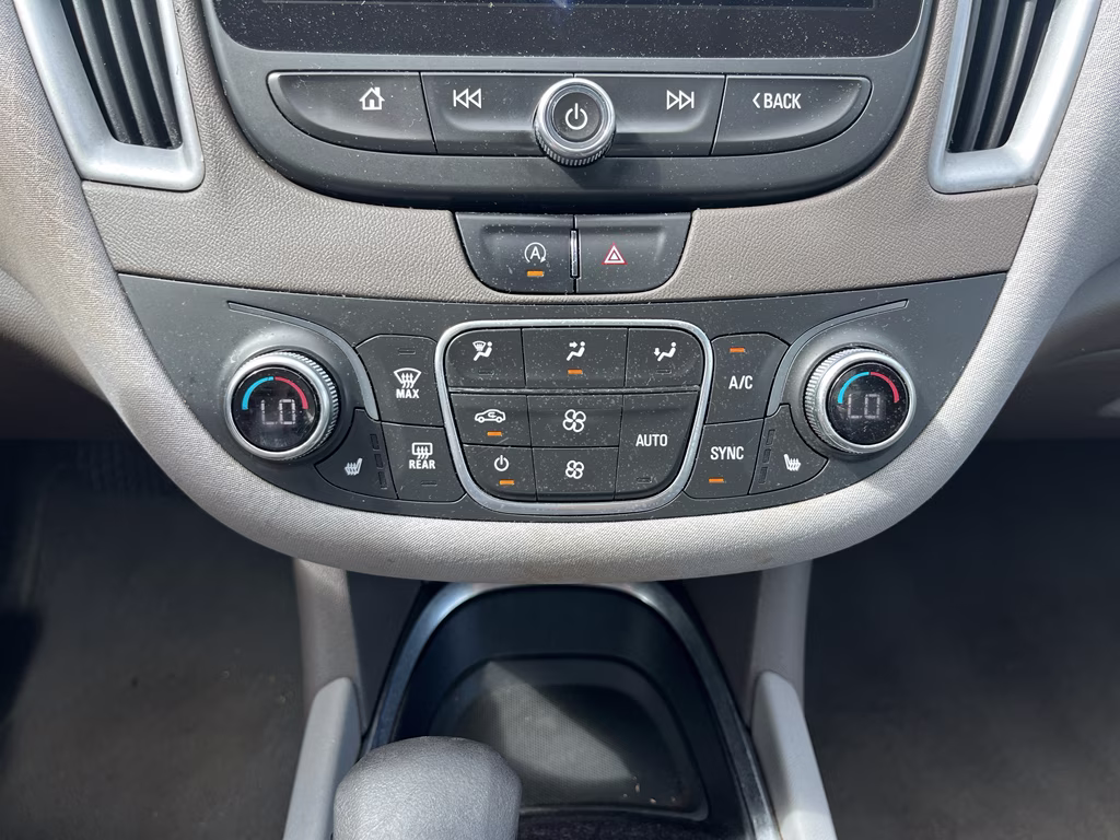 2022 Summit White Chevrolet Malibu LT FWD Sedan