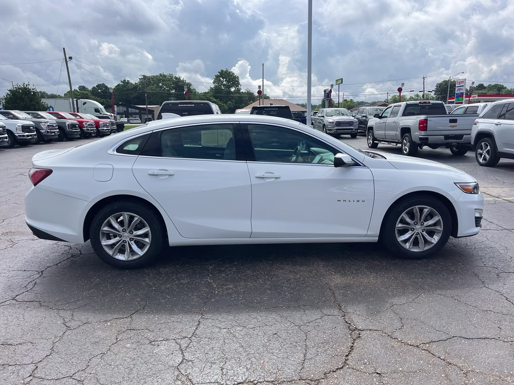 2022 Summit White Chevrolet Malibu LT FWD Sedan