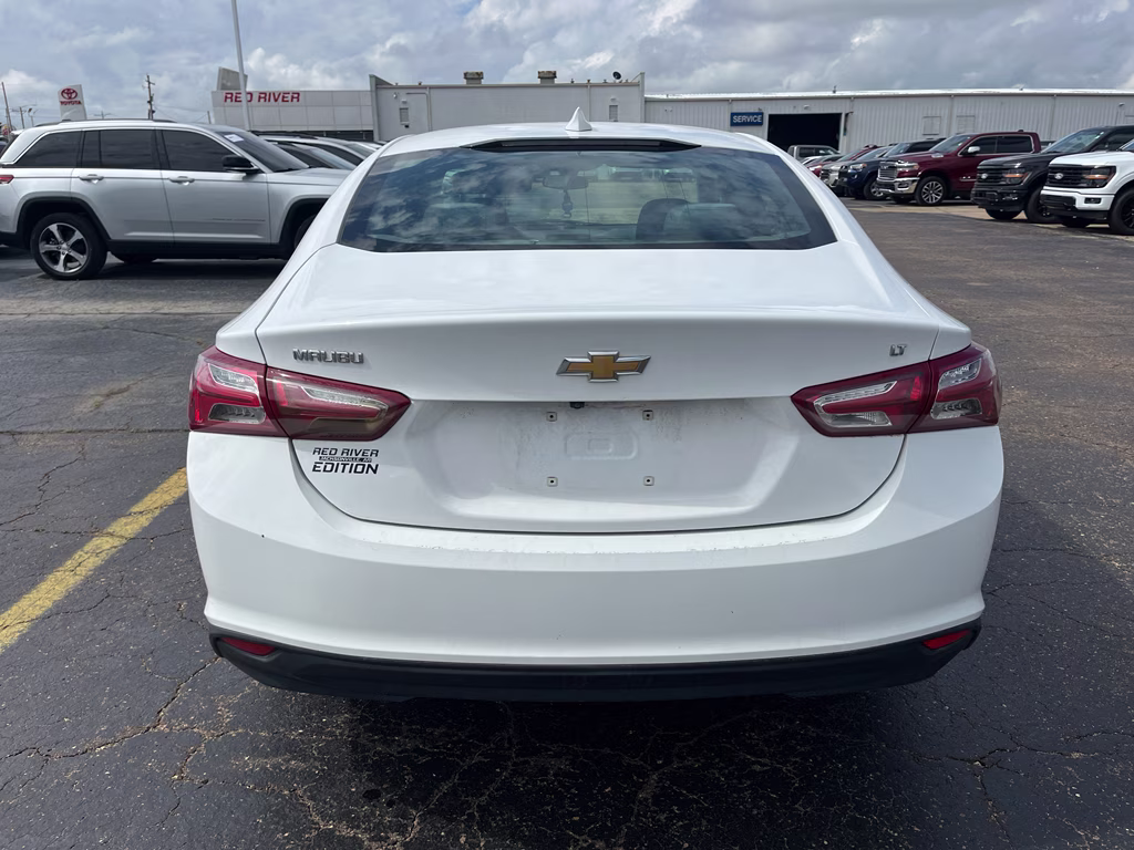 2022 Summit White Chevrolet Malibu LT FWD Sedan