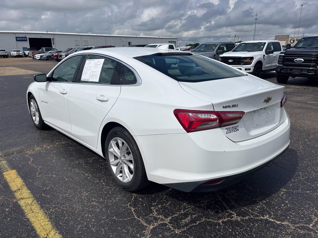 2022 Summit White Chevrolet Malibu LT FWD Sedan