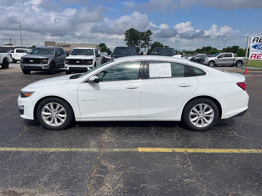 2022 Summit White Chevrolet Malibu LT FWD Sedan