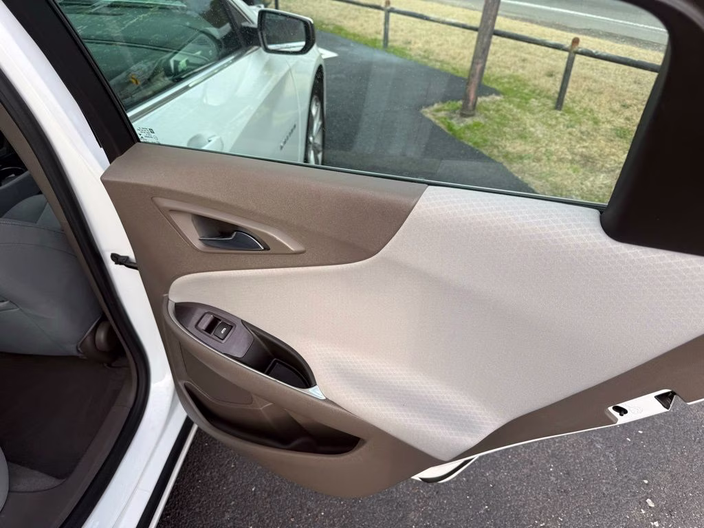 2022 Summit White Chevrolet Malibu LT FWD Sedan