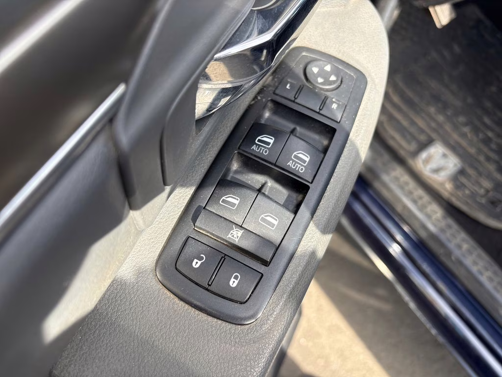 2014 True Blue Pearlcoat Ram 1500 Outdoorsman 4X4 Truck