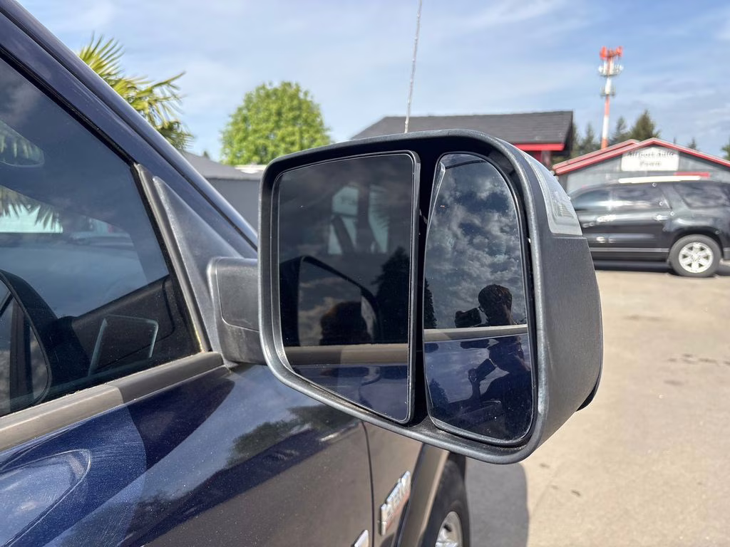 2014 True Blue Pearlcoat Ram 1500 Outdoorsman 4X4 Truck