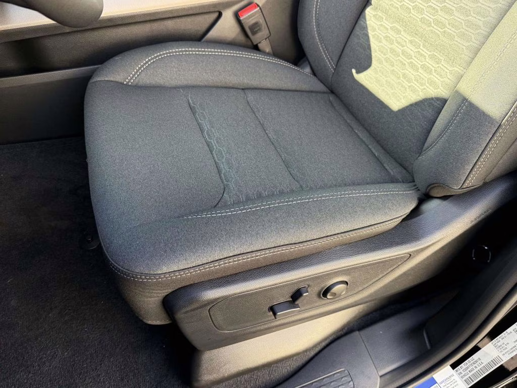 2026 Diamond Black Crystal Pearlcoat Ram 1500 Big Horn/Lone Star 4X4 Truck