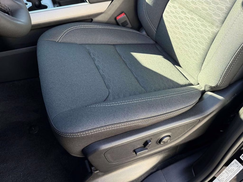 2026 Diamond Black Crystal Pearlcoat Ram 1500 Big Horn/Lone Star 4X4 Truck