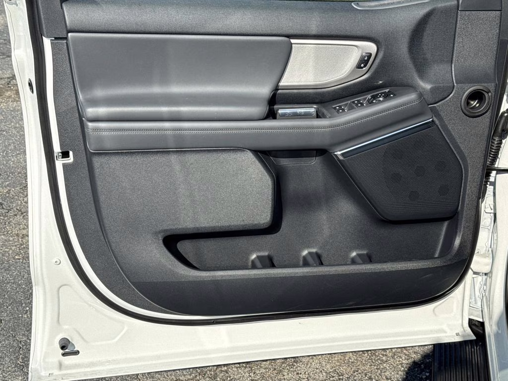 2026 White Metallic Ford Expedition Max Active RWD SUV