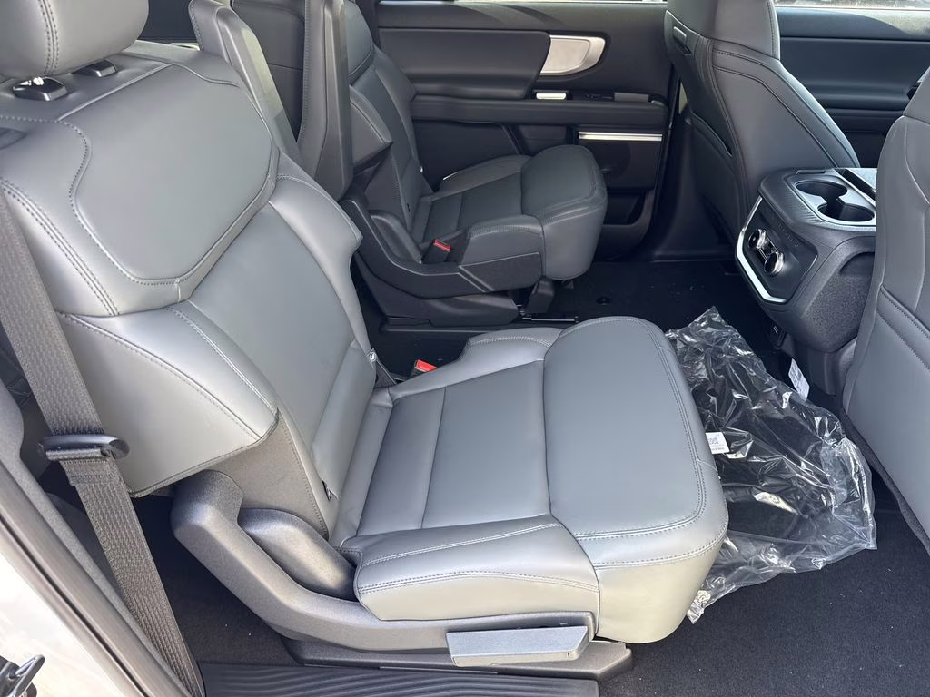 2026 White Metallic Ford Expedition Max Active RWD SUV