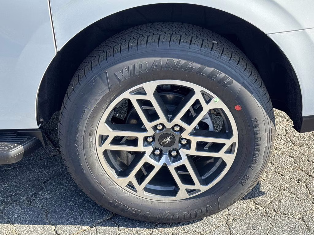 2026 White Metallic Ford Expedition Max Active RWD SUV