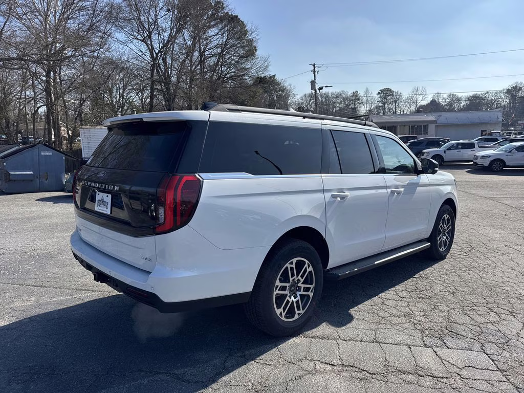 2026 White Metallic Ford Expedition Max Active RWD SUV
