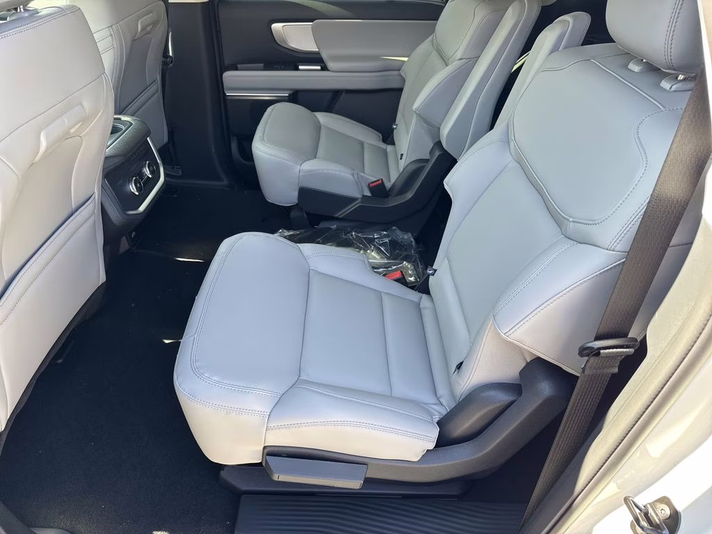 2026 White Metallic Ford Expedition Max Active RWD SUV