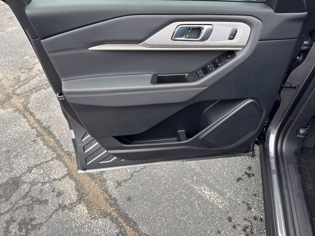 2026 Gray Metallic Ford Explorer Active RWD SUV