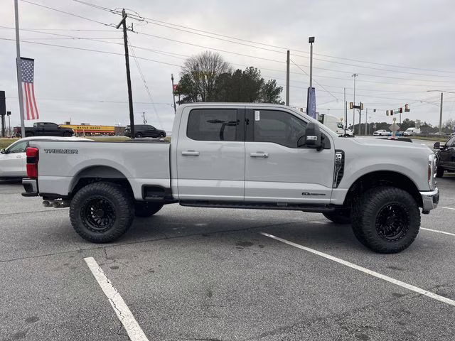 2026 Avalanche Ford Super Duty F-250 SRW Lariat 4X4 Truck