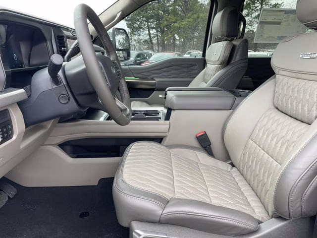 2026 White Metallic Ford Super Duty F-450 DRW Platinum 4X4 Truck