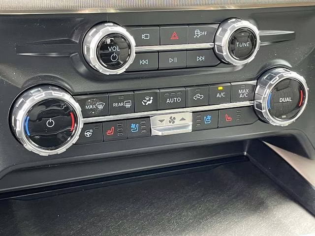 2026 White Metallic Ford Super Duty F-450 DRW Platinum 4X4 Truck