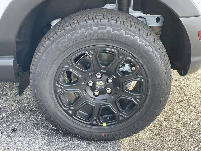 2025 Oxford White Ford Bronco Sport Badlands 4X4 SUV