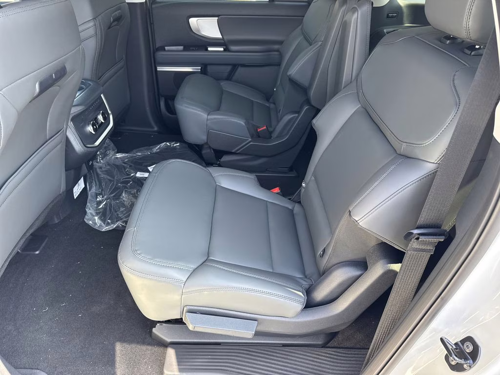 2026 White Metallic Ford Expedition Max Active RWD SUV