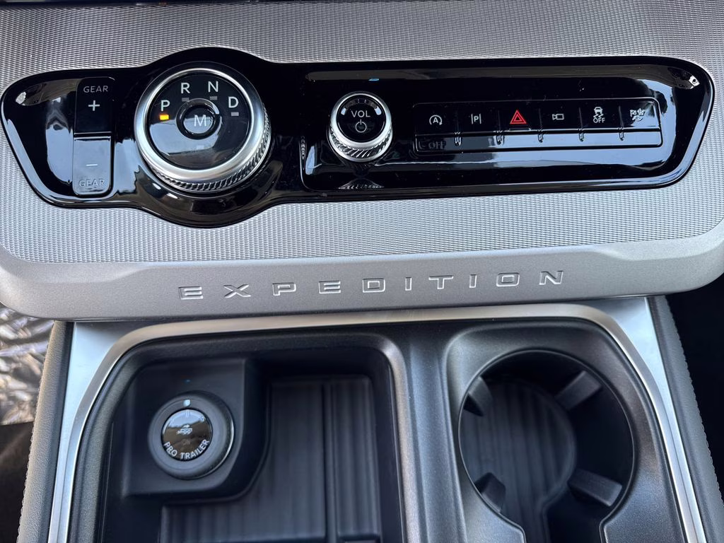 2026 White Metallic Ford Expedition Max Active RWD SUV