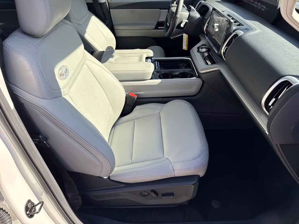 2026 White Metallic Ford Expedition Max Active RWD SUV