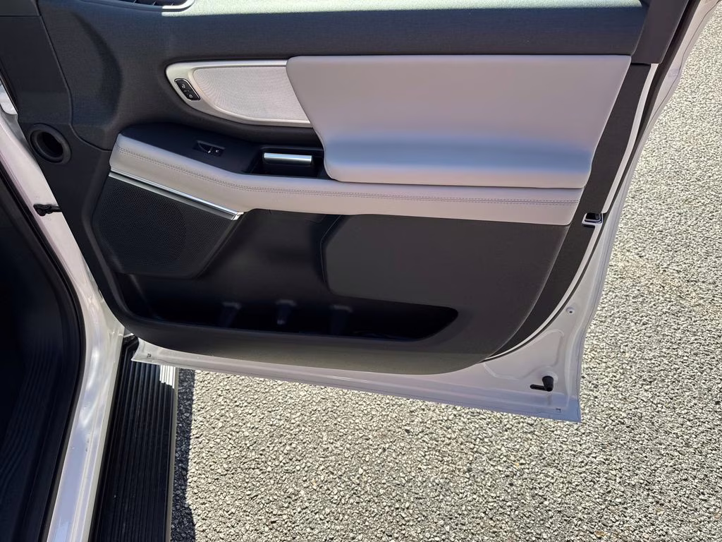 2026 White Metallic Ford Expedition Max Active RWD SUV