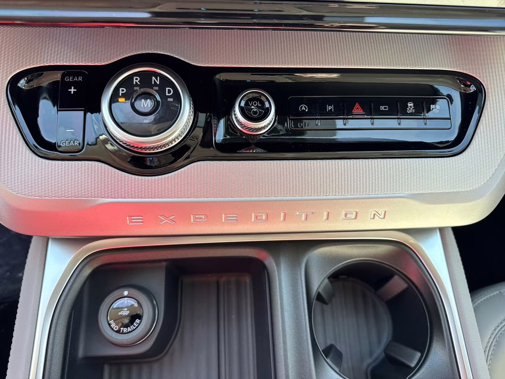 2026 White Metallic Ford Expedition Max Active RWD SUV