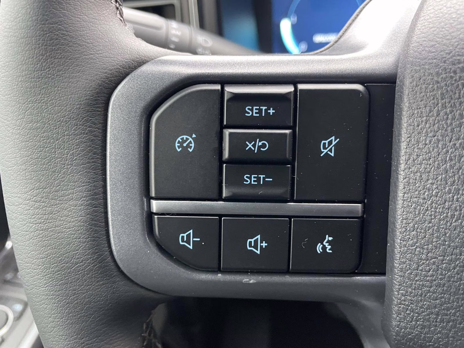 2026 Avalanche Ford Super Duty F-250 SRW Lariat 4X4 Truck